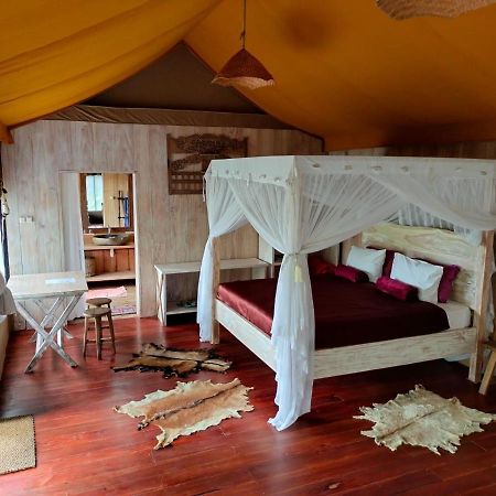ג'טילווי Sang Giri Mountain Tent Resort מראה חיצוני תמונה
